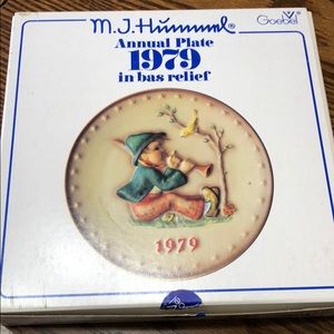 MJ Hummel annual plate 1979 Collectible antique